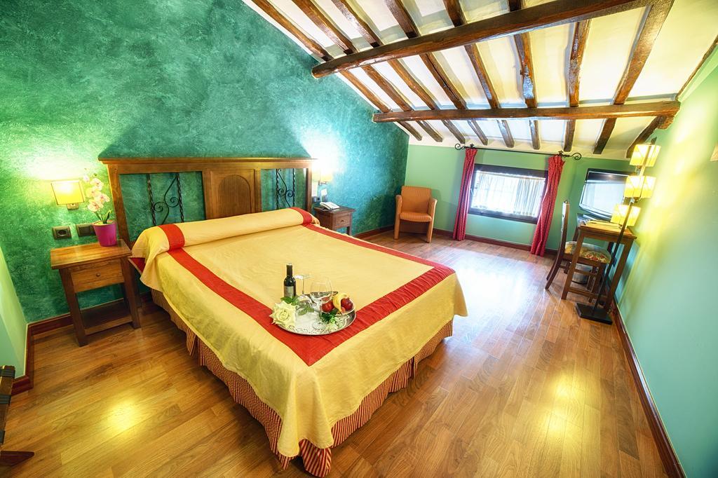 Hotel Duques De Нахера Екстер'єр фото