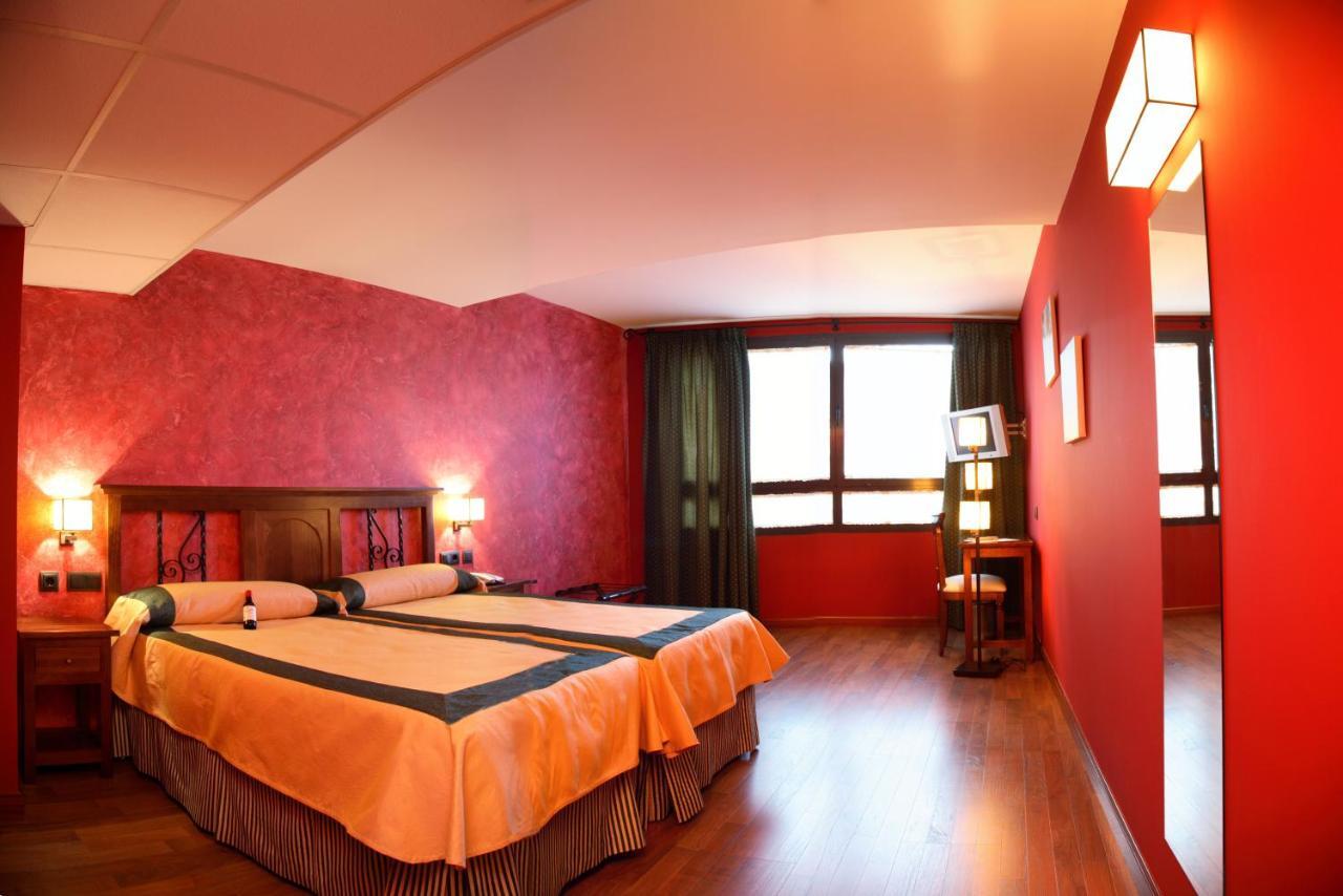 Hotel Duques De Нахера Екстер'єр фото